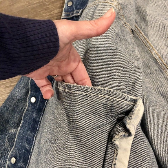 Vintage Levi's Trucker Jacket 42 Large Blue Jean Denim Pockets Button Front Men - Picture 10 of 14